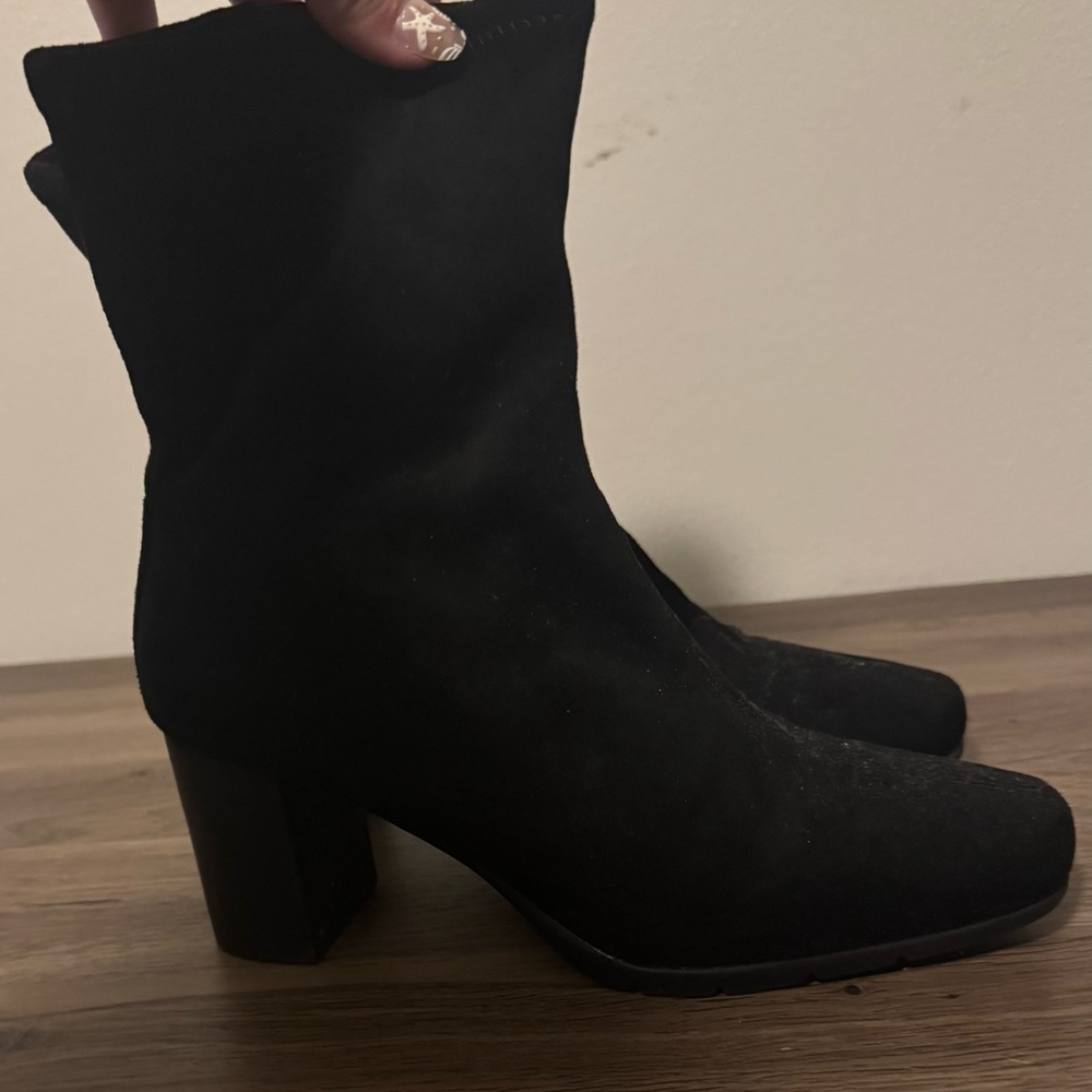 AEROSOLES Black Ankle Booties Comfortable Stylish - Picture 2 of 4